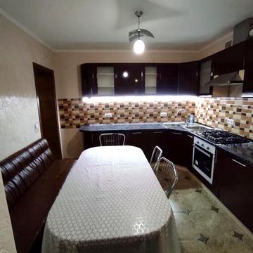 Миру вул., 11