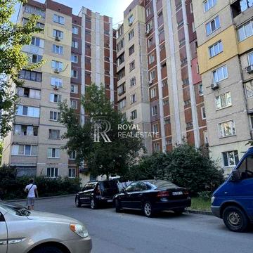 Продажа Квартиры 51м2 2 комнаты 3/10 этаж Караваєві дачі (под ремонт)