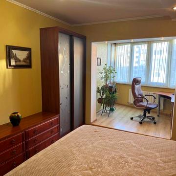 Продаж 3-кімнатної квартири в центрі Чернігова