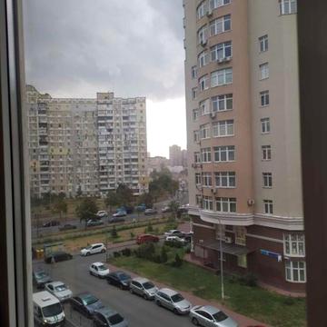 Драгоманова вул., 38