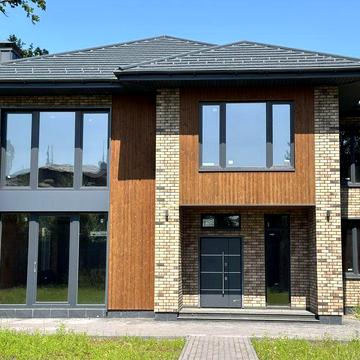 Продаж якісного будинку в Лісовій Бучі, 215 м2, ділянка 8 соток.