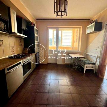 Продаж  3-кімнатна квартира  у  Броварах, Симоненка 4"район Сади"