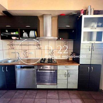 Продаж  3-кімнатна квартира  у  Броварах, Симоненка 4"район Сади"