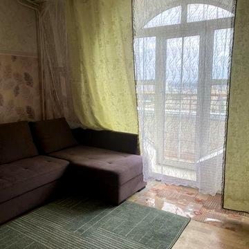 Оренда 1-к великої 52м2 , видової на вул. Макіївська 8