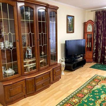 Оренда 3кім кв-ри в ближньому іентрі.