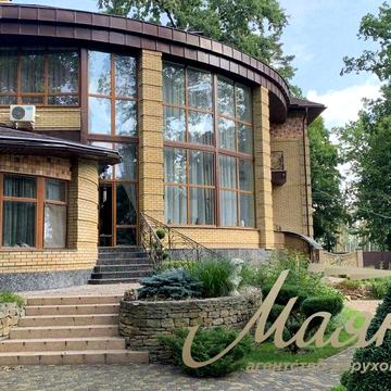 Пропонується до продажу будинок 800м2 з басейном та сайною в м.Буча