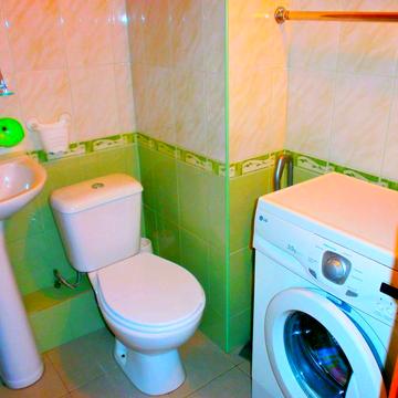 Сдам 1 ком кв на втором этаже у метро Холод Гора. В кв ГАЗ.