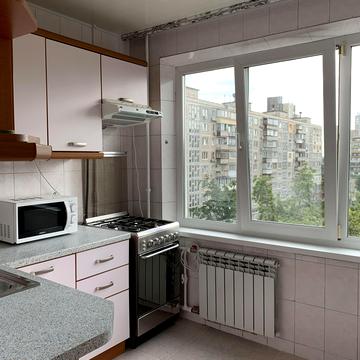 Березняківська вул., 38