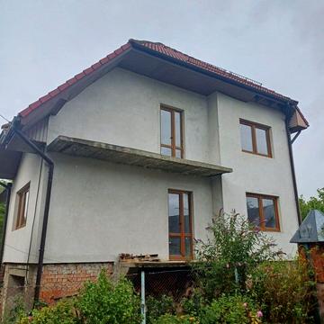 Прикарпатська, 12