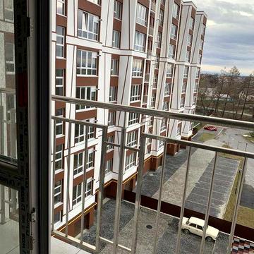 Продається 3 кімнатна квартира 1м2=750$, газ, комплекс зданий.Єоселя!!