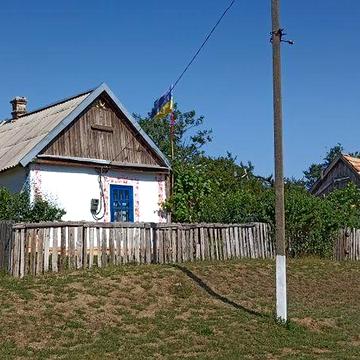 Продам хату в Лозоваткі