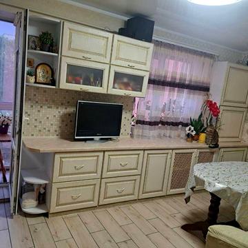 Продається 2 кімнатна квартира 55 м.кв в Центрі.
