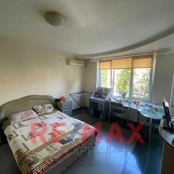 Продаж квартири з ремонтом 24 м2, вул. Рибальська,3. Метро "Печерська"