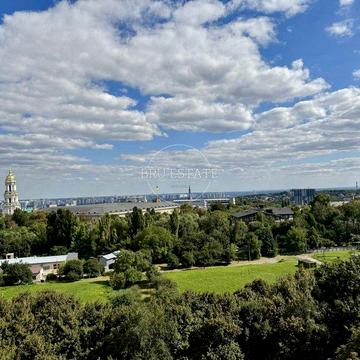Продаж 3к квартири на Печерську з видом на Лавру Суворова Арсенальна