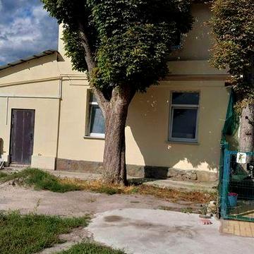 Продам 3 кiмнатну. 2-поверхову квартиру. Р-н Ангела.