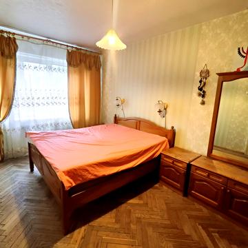 Лесі Українки бульв., 12