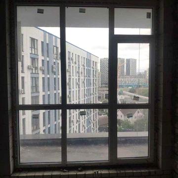 Продам 1 кімнатну студію 55м2. м. Славутич 300м