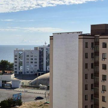 Двухуровневая квартира в новом доме у моря