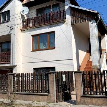 Житловий будинок у місті Тячів загальна пооща 236 кв. м