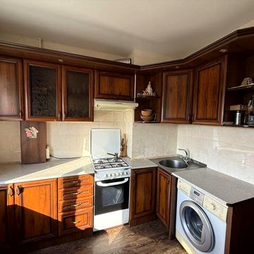 Продам 2 кім. Квпртиру район Днс
