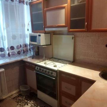 Здається 1-к квартира на Захисників України 2