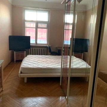 Продається 3 кімнатна квартира 80 м2 центр Європейська площа