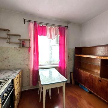 Продаю 1-кімнатну квартиру в районі 12 школи.