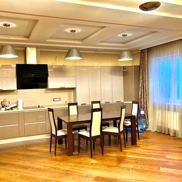 Білоруська 3, з паркінгом,3-кв 116м дизайнерський рем, М"Лукьянівська"
