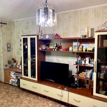 Сдается 1- комн кв на Олександра Олеся 10  на 4/5 этажей