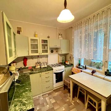 Георгія Гонгадзе просп. (Радянської України), 30