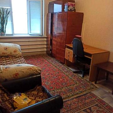 Сдаю однокомнатную *гостинку* в Октябрьском.