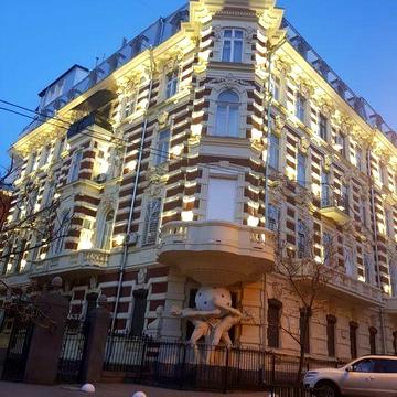 Сдам квартиру 2 комнты и кухня студия, центр Дерибасовская без комисси