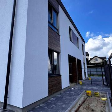 Михайла Булгакова вул., 14