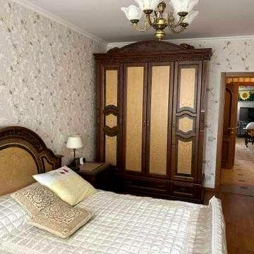 БЕЗ КОМІССІЇ. Українка, вул.Будівельників,11-99 кв.м.