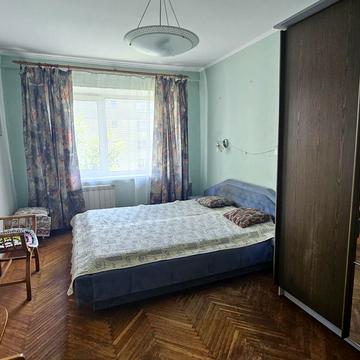 Раїси Окіпної вул., 5
