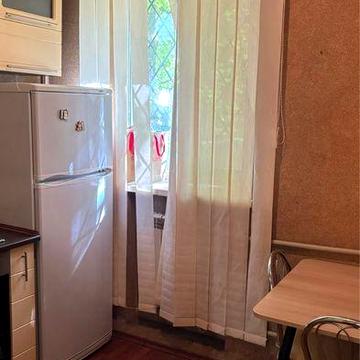 Продам квартиру с ремонтом, м. Дворец Спорта 5мин