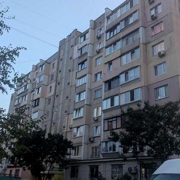 Продаж 1- к квартири, -36.8кв.м. Драгоманова вул.7  ст.м.Позняки