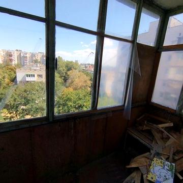 Продается 1 комнатная квартира в центре.