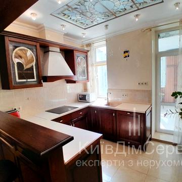 Дмитрівська вул., 52-Б