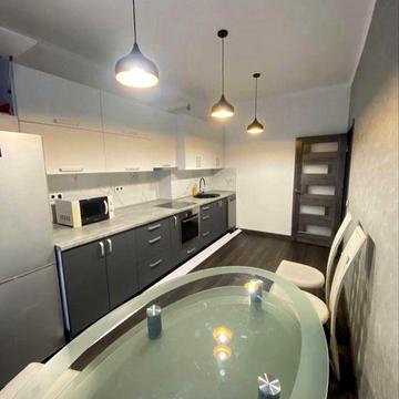 2 км квартира біля Welesmall