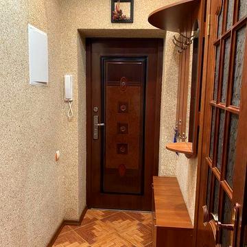Здається в оренду однокімнатна квартира -студія,по вуліці Шкільна 7