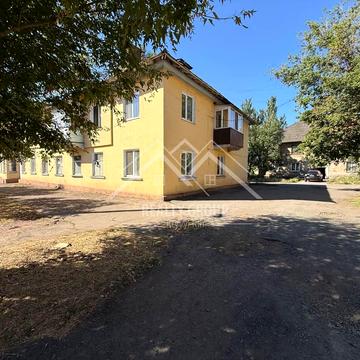 Переяславська вул., 8
