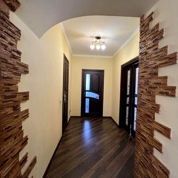 2-кімнатна квартира на 4 поверсі, з меблями та технікою