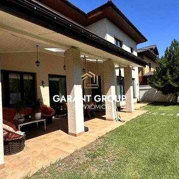 Сучасний будинок у котеджному містечку "Сосновий берег"