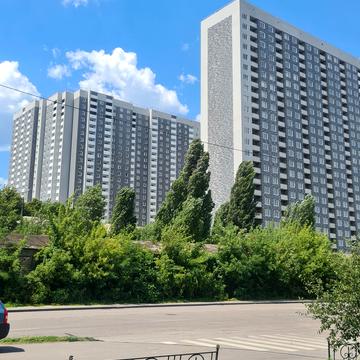 Коноплянська вул., 21 а