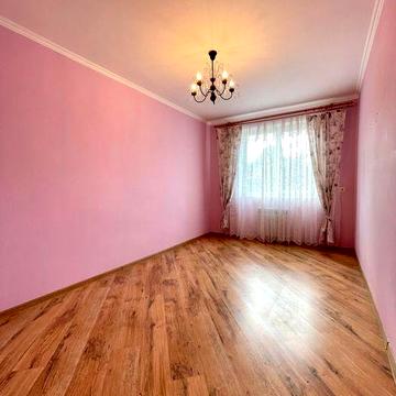 Продається 3-кімнатна квартира в центрі поруч з термальними басейнами