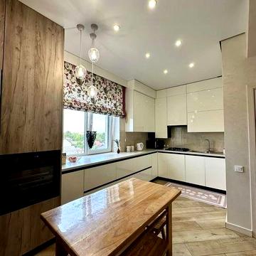 Продаж дворівневої квартири з новеньким дизайнерським ремонтом