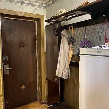 ТЕРМІНОВИЙ Продаж 3-к квартира в районі Південо Захід