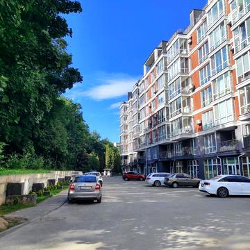 Володимира Великого вул., 3