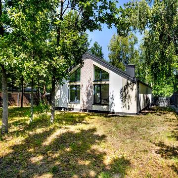 ! ! ВЛАСНИК ! ! Продам новий будинок з ремонтом в закритому містечку !